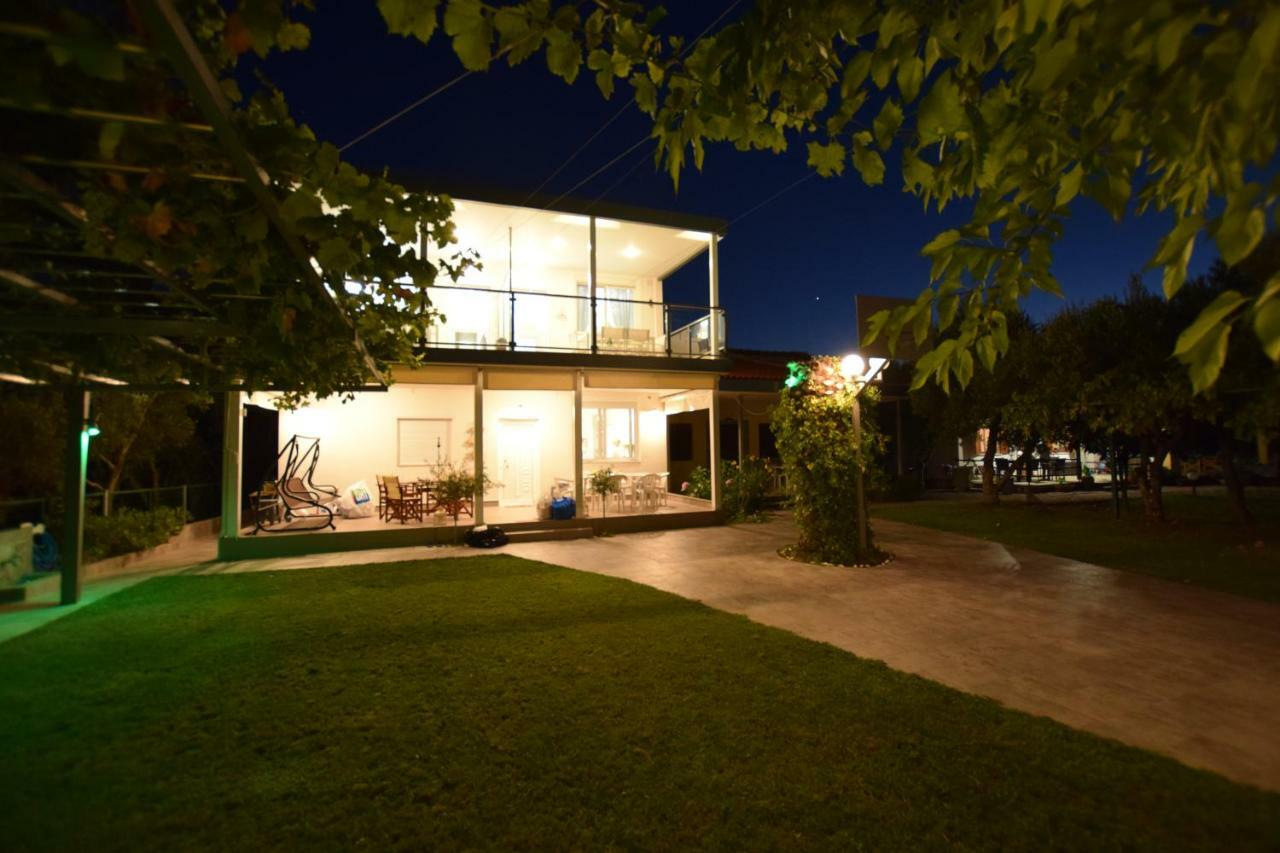 V Luxury Suites Toroni 3 Exterior foto