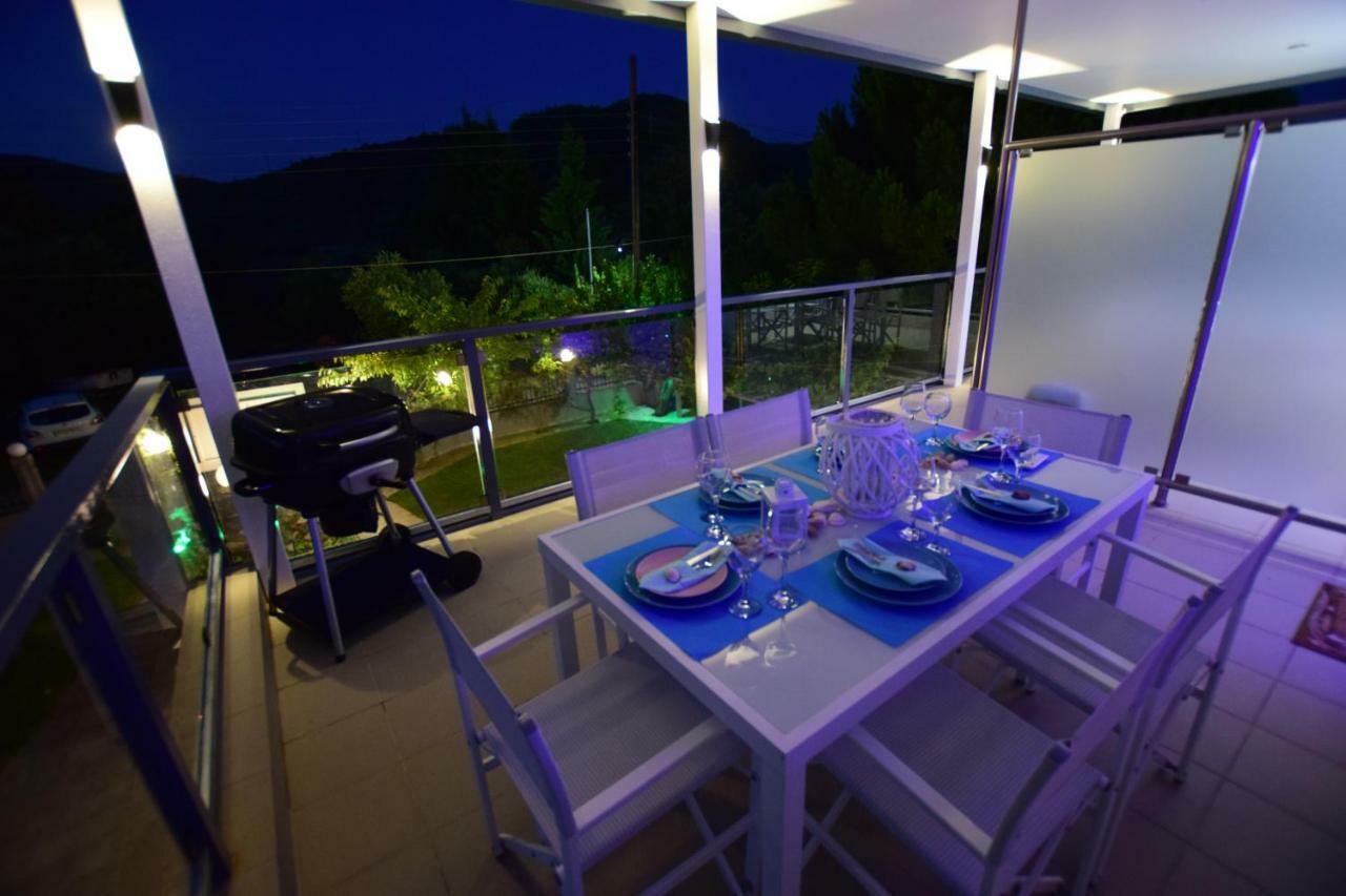 V Luxury Suites Toroni 3 Exterior foto