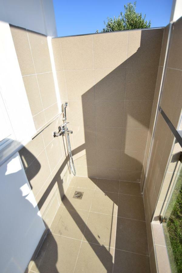 V Luxury Suites Toroni 3 Exterior foto