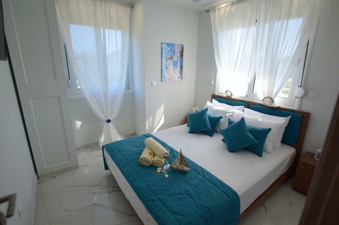 V Luxury Suites Toroni 3 Exterior foto