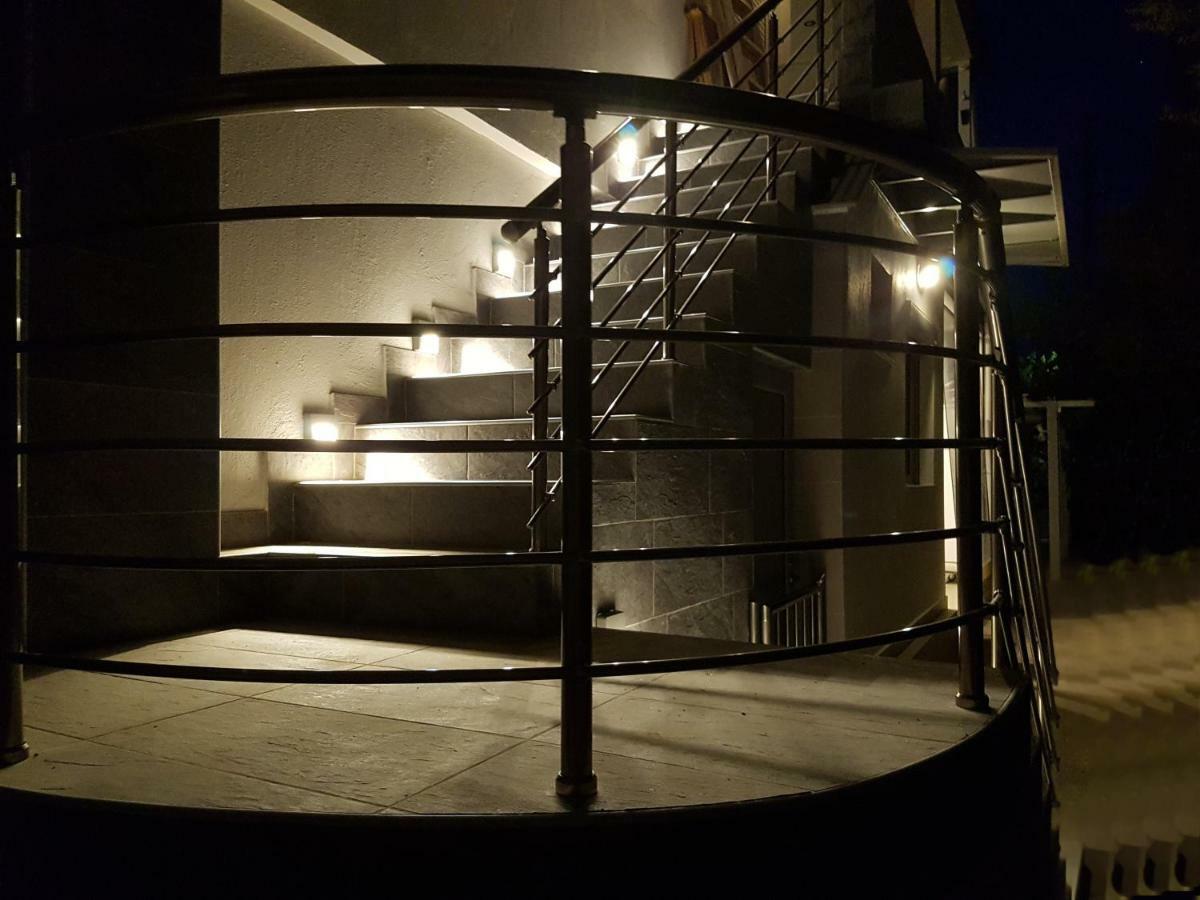 V Luxury Suites Toroni 3 Exterior foto